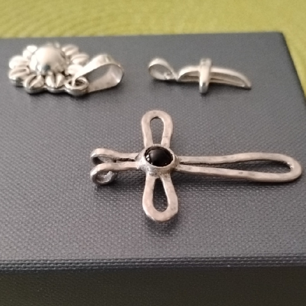 Silver Cross (2) and Flower Pendant Collection - Picture 2 of 4
